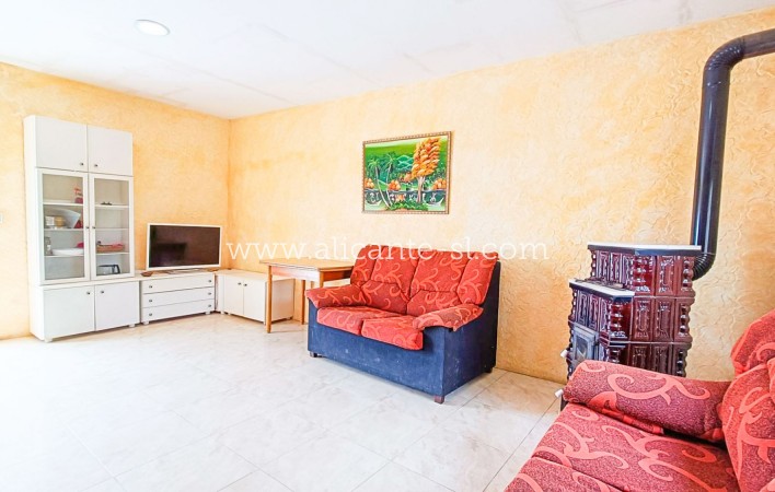 Sale - Villa  - Hondón de las Nieves