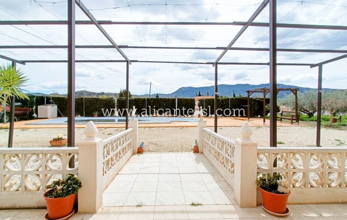 Sale - Villa  - Hondón de las Nieves