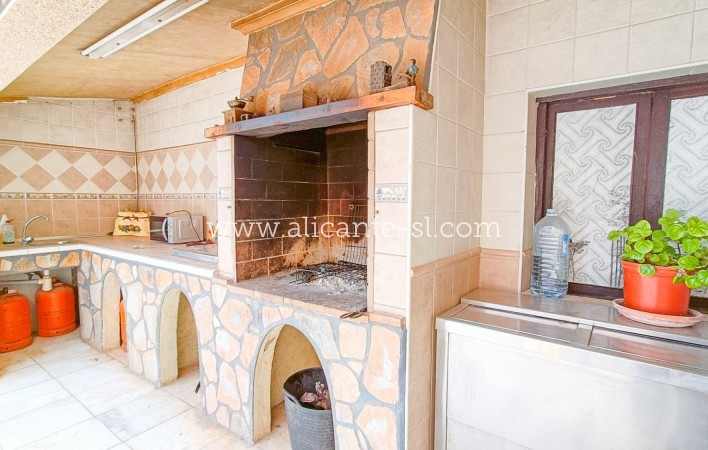 Sale - Villa  - Hondón de las Nieves